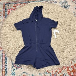 NWT Caslon hooded zip up romper medium